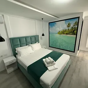 Hotell Aloha, Sarandë